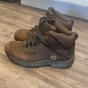 Timberland Women’s size 8 Hiking Boot